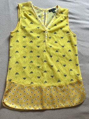 Tribal Sleeveless Bee Print Top-